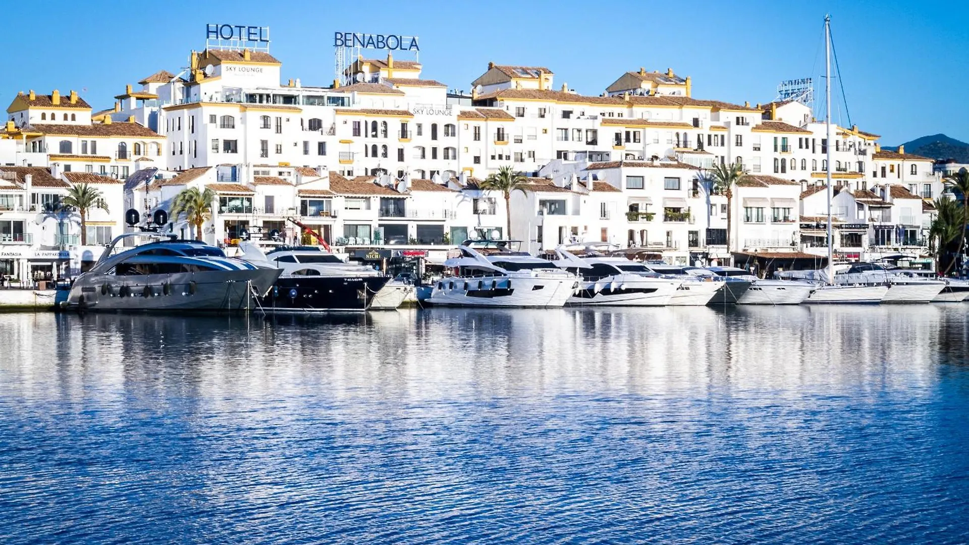 Marbella Banus Suites - Playas Del Duque Beachside Complex España