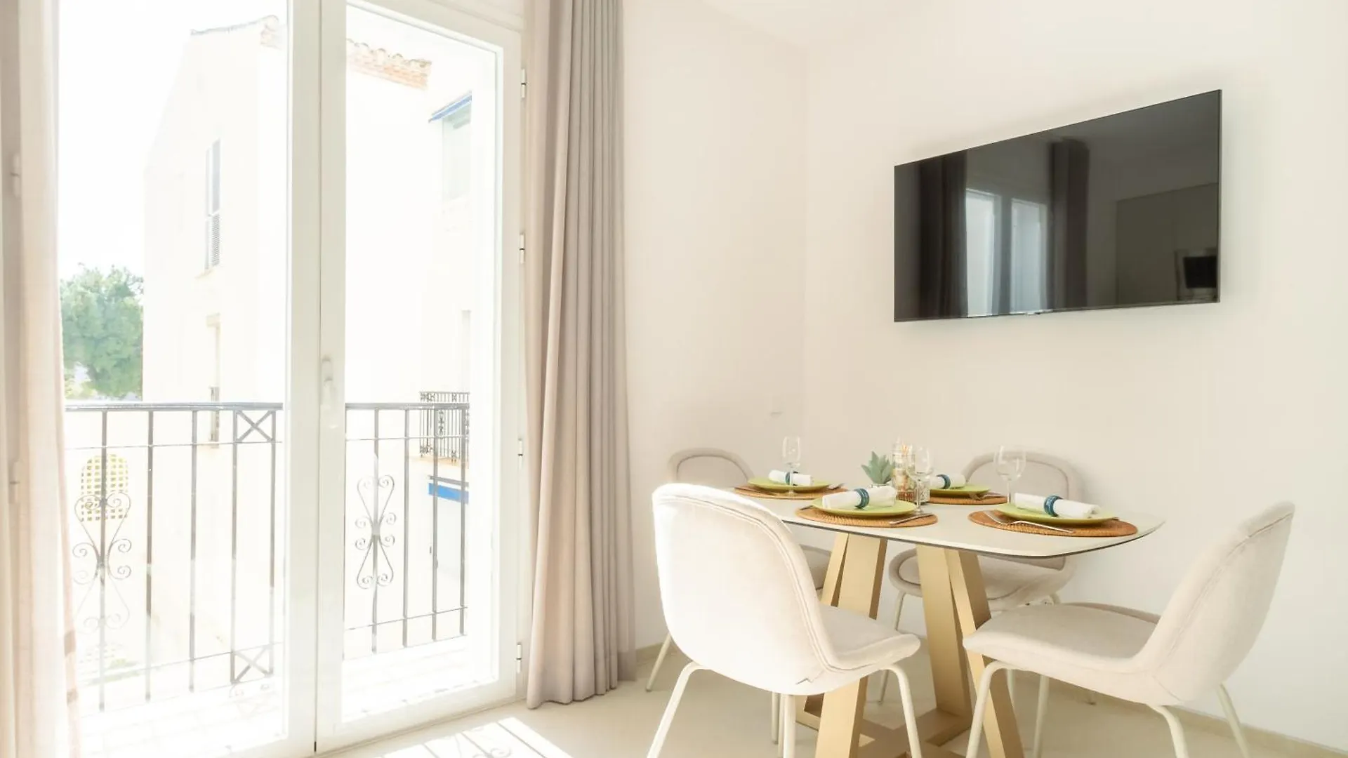 Marbella Banus Suites - Playas Del Duque Beachside Complex
