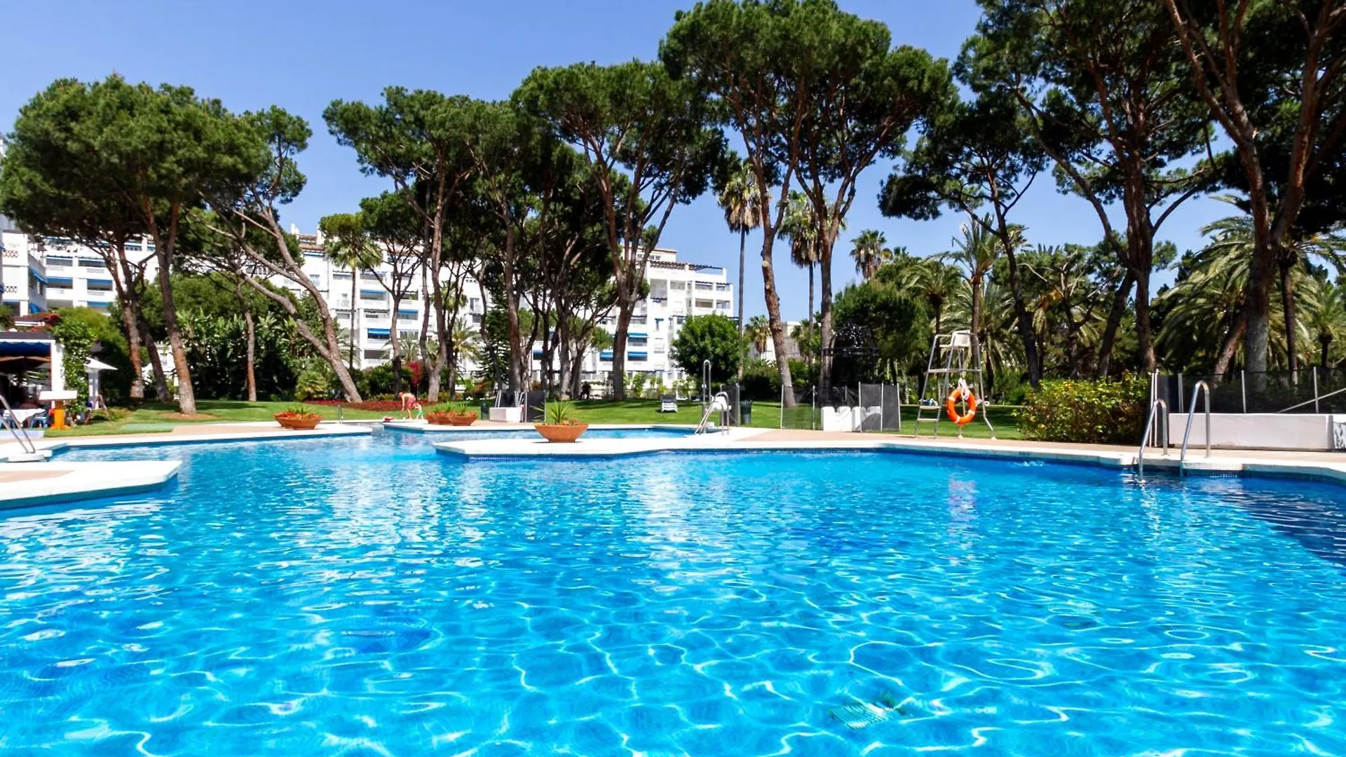 Marbella Banus Suites - Playas Del Duque Beachside Complex España